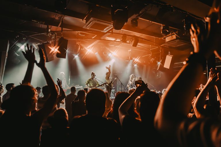 Selve performing live at The Gov in Adelaide 